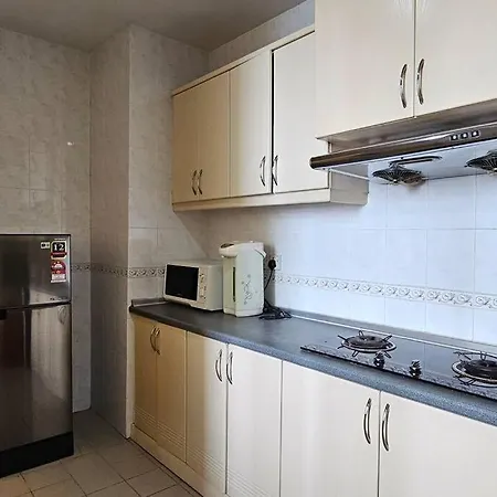 Kenyalang Riverine Emerald Condominium Homestay Kuching Exterior photo