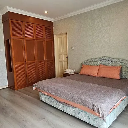 Kenyalang Riverine Emerald Condominium Homestay Kuching Exterior photo