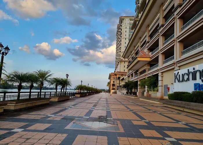 Kenyalang Riverine Emerald Condominium Homestay
