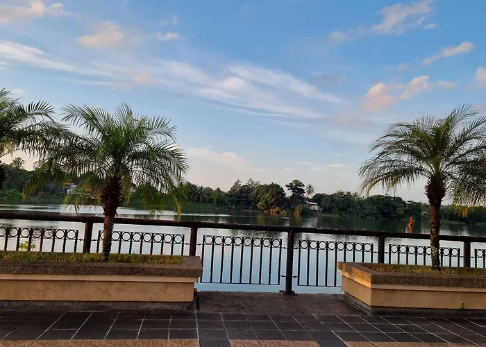 Kenyalang Riverine Emerald Condominium Homestay