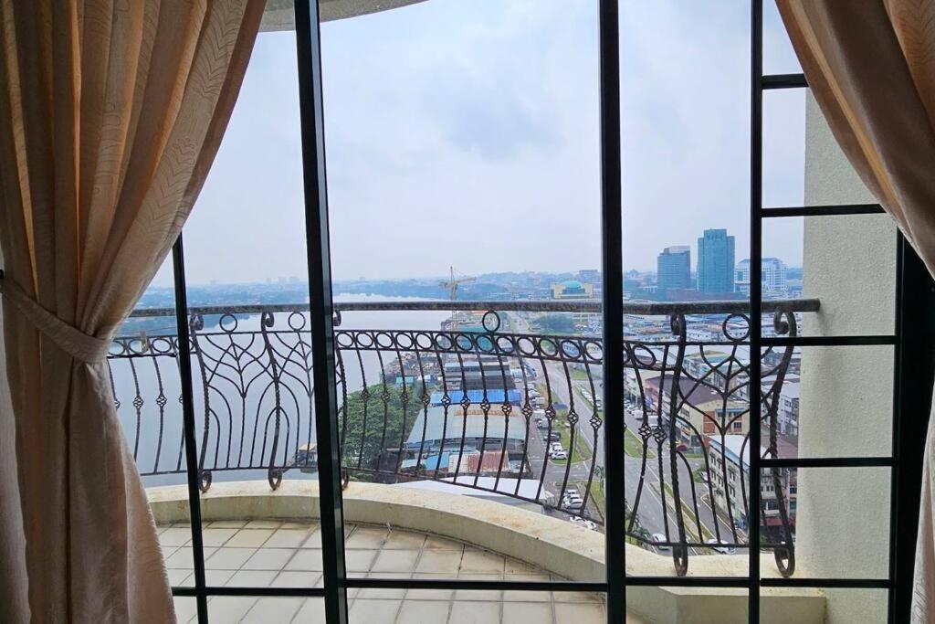 Kenyalang Riverine Emerald Apartment *