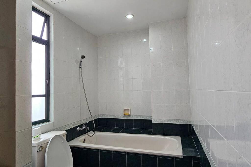 Kenyalang Riverine Emerald Apartment *