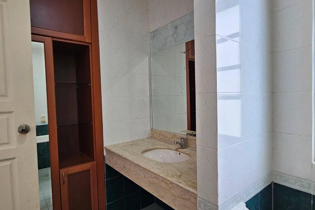 Apartment Kenyalang Riverine Emerald Kuching