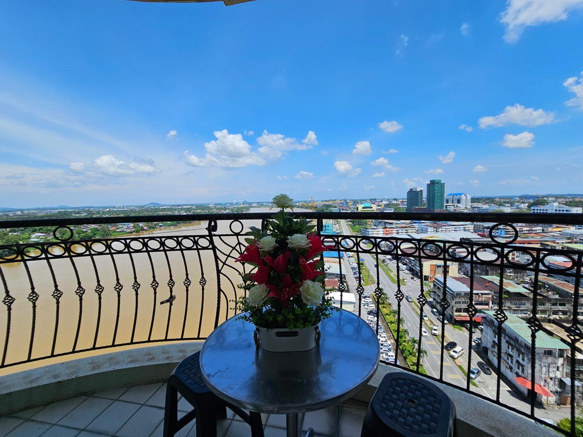 Kenyalang Riverine Emerald Apartment Kuching
